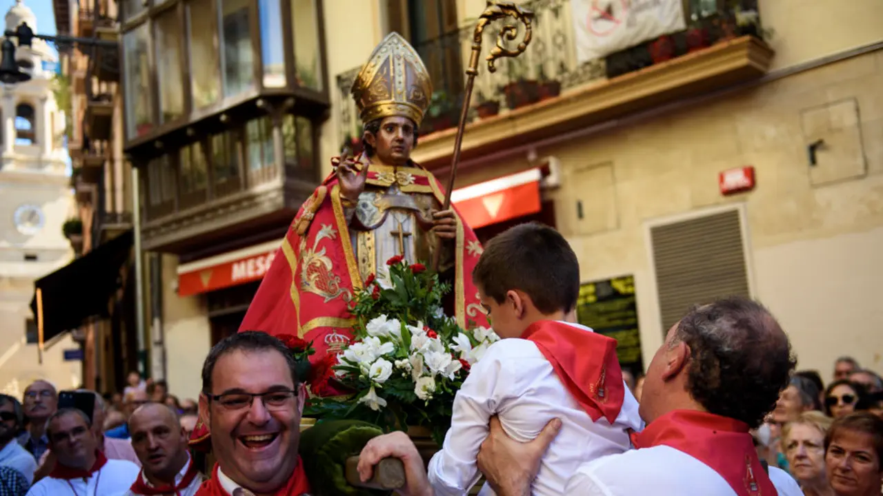 Procesión de San Fermín de Aldapa por las calles de Pamplona. MIGUEL OSÉS_27