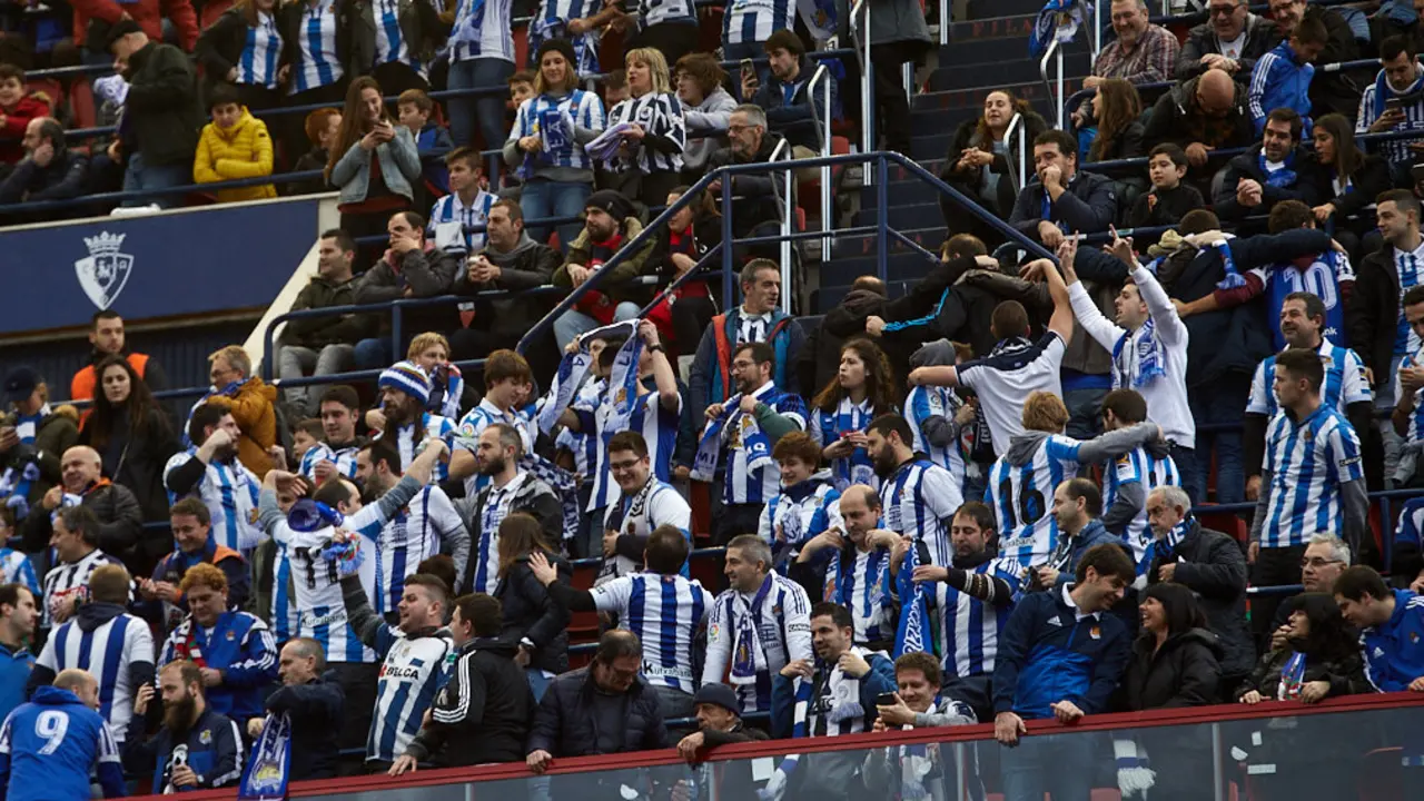 La grada de El Sadar durante el partido de La Liga Santander entre Osasuna y Real Sociedad. IÑIGO ALZUGARAY