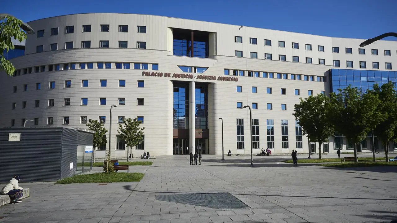 Fachada del Palacio de Justicia de Pamplona. EDUARDO SANZ - EUROPA PRESS