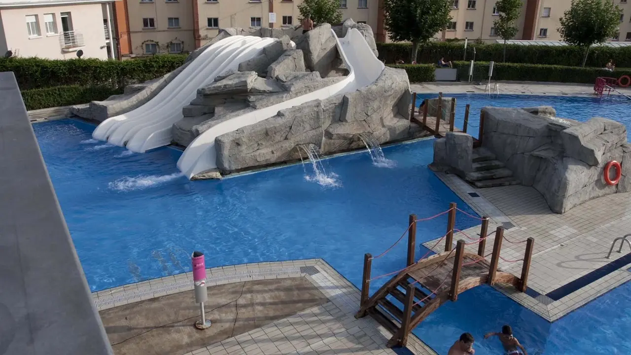 Imagen de archivo de las piscinas de Larrabide. AYUNTAMIENTO DE PAMPLONA