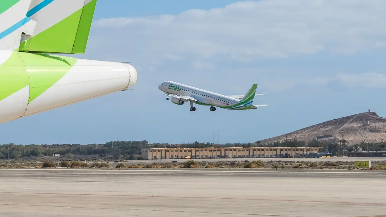Imagen de archivo de un avi&oacute;n despegando. CEDIDA