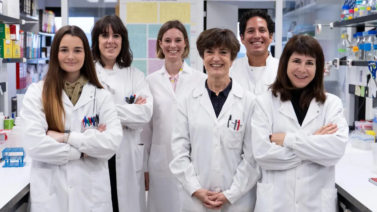 Carla Rojo, Mar&iacute;a Elizalde, Mar&iacute;a Arechederra, Carmen Berasain, Aaron Otero y Mar&iacute;a Azcona, del grupo de investigaci&oacute;n del Cima Universidad de Navarra que ha realizado el estudio. UNIVERSIDAD DE NAVARRA