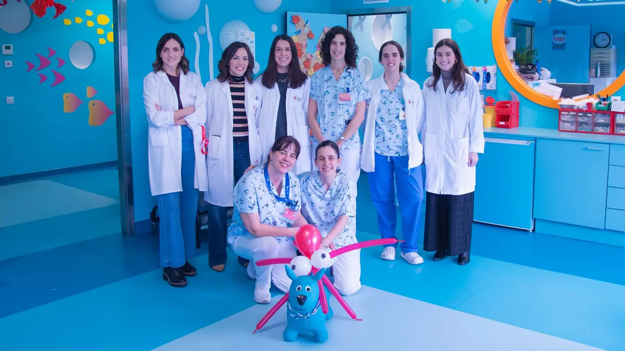 Integrantes de la Unidad Multidisciplinar de C&aacute;ncer Infantil y del Adolescente del HUN. GOBIERNO DE NAVARRA