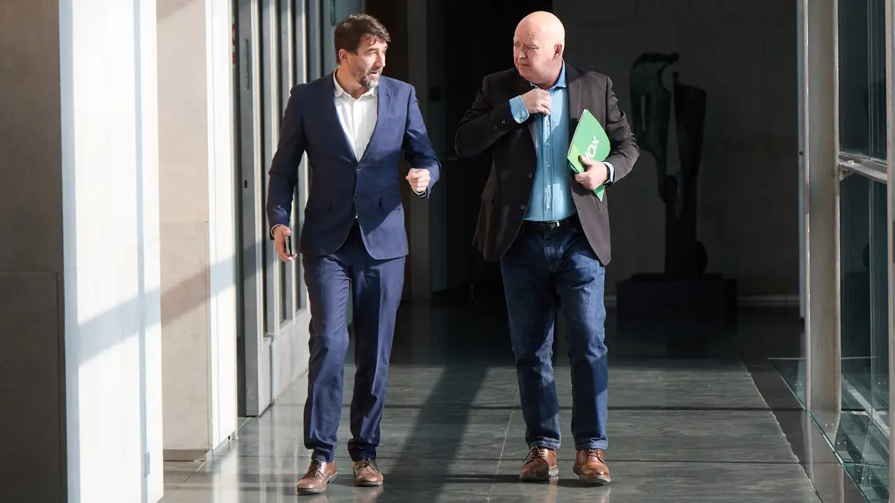 Sesi&oacute;n semanal de la Mesa y Junta de Portavoces del Parlamento de Navarra. VOX. I&Ntilde;IGO ALZUGARAY