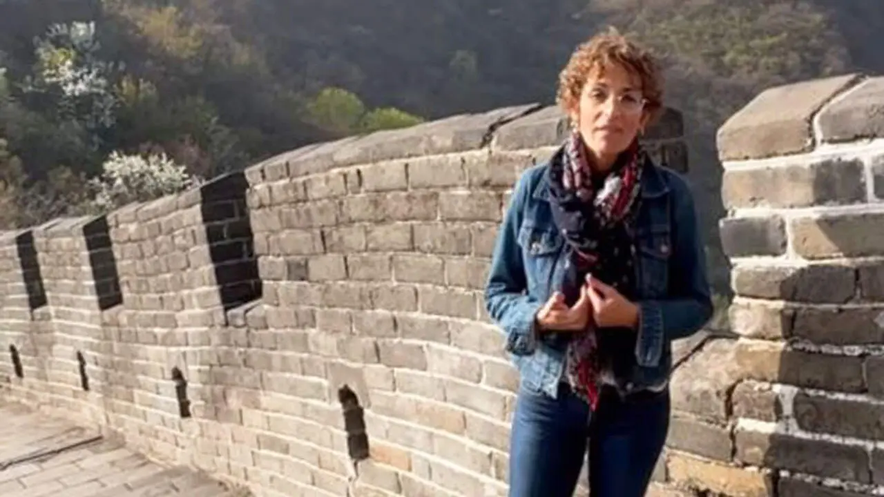 Mar&iacute;a Chivite en la muralla China. Imagen capturada de su v&iacute;deo en Instagram.