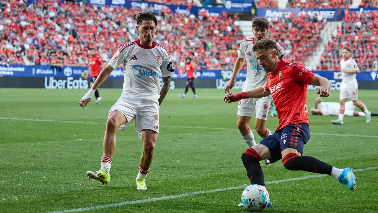 Partido de La Liga EA Sports entre CA Osasuna y Sevilla FC disputado en el estadio de El Sadar en Pamplona. I&Ntilde;IGO ALZUGARAY