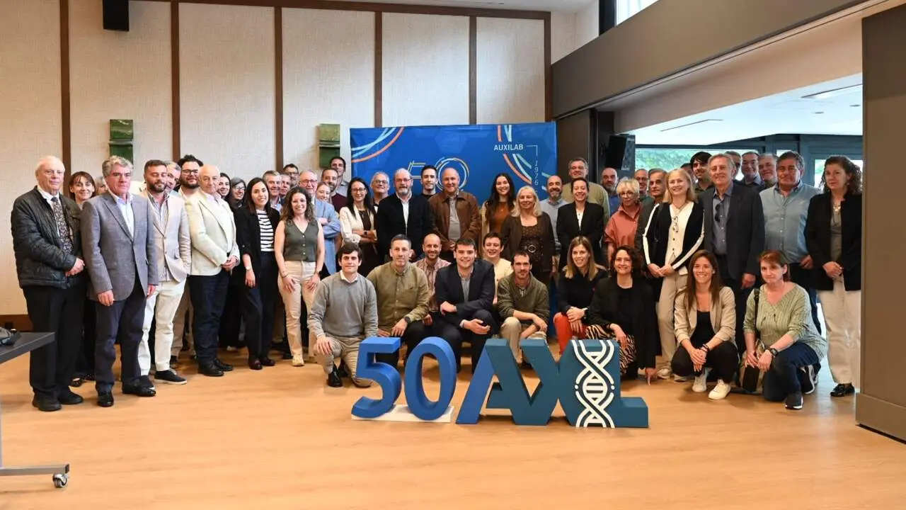 Equipo de la empresa Auxilab. CEDIDA