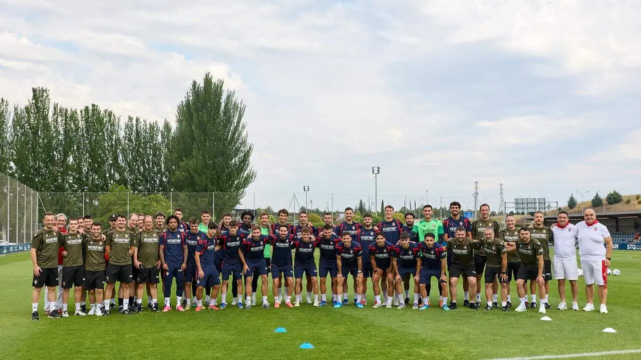 Imagen de la primera sesi&oacute;n de entrenamiento de la temporada en Tajonar. CA OSASUNA