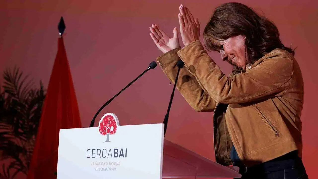 La actual senadora auton&oacute;mica Uxue Barkos ofrece su primera intervenci&oacute;n p&uacute;blica como candidata de Geroa Bai a la Presidencia de Navarra. EFE/Villar L&oacute;pez