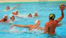 Jugada de ataque del Waterpolo Navarra.