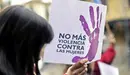 Una mujer se manifiesta contra la violencia de género. EFE