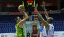 Partido entre el Planasa Navarra y el Ourense Provincia Termal (89-79). IÑIGO ALZUGARAY.-13