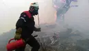 Acciones antiincendios de bomberos de Navarra. (G.N.)