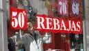 Un comercio textil en plenas rebajas. EFE