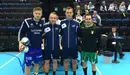 Pareja arbitral y capitanes del Ystads y Helvetia en Suecia.