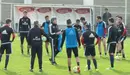Martín con sus jugadores en Tajonar.