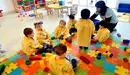 Niños y niñas en una clase de Educación Infantil. EP