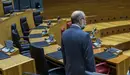 Fernando Domínguez, consejero de Salud, en el pleno del Parlamento de Navarra. (1). IÑIGO ALZUGARAY