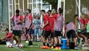 Los jugadores de Osasuna beben agua en Tajonar.