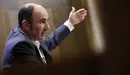 El vicepresidente de Desarrollo Económico, Manu Ayerdi, durante una rueda de prensa. EFE/Villar López