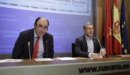 Los vicepresidentes de Desarrollo Económico y Derechos Sociales del Gobierno de Navarra, Manu Ayerdi y Miguel Laparra, durante la conferencia de este jueves en Pamplona. EFEVillar López