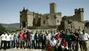 La plantilla de Osasuna acude al castillo de Javier para su tradicional ofrenda al patrón de Navarra antes de comenzar la temporada.  (2)