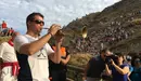 Minuto de silencio de trompeta en el Pilón. 