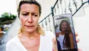 La madre de la joven Diana María Quer López-Pinel, de 18 años, que se encuentra desaparecida desde el pasado día 22 de este mes cuando regresaba de una fiesta, muestra en el móvil la foto de su hija. Diana López-Pinel, la madre de la joven madrileña, pide a quien tenga cualquier dato sobre ella que lo aporte porque podría ser &#34;vital&#34;, según ha manifestado hoy a Efe en el lugar de Cabío-O Xobre, en A Pobra, donde veranean desde hace 15 años. EFE/Óscar Corral