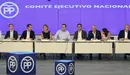 El presidente del Gobierno en funciones y del Partido Popular, Mariano Rajoy,c., durante la reunión del Comité Ejecutivo Nacional celebrado hoy en la sede de Génova para analizar el escenario político tras la investidura fallida y su estrategia una vez que ha empezado a correr el plazo para la hipotética convocatoria de nuevas elecciones. EFE/Mariscal