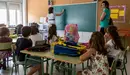 Inicio del curso escolar 2016-2017 para los alumnos de Infantil y Primaria del Colegio Público Doña Mayor de Navarra en el barrio pamplonés de Ezcaba (41). IÑIGO ALZUGARAY