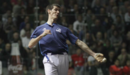 Beñat Rezusta impulsa la pelota durante un partido. Foto web Aspe.