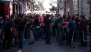 Manifestación en la calle Navarrería en contra del desalojo de los okupas del Paseo Sarasate. MIGUEL OSÉS (1)