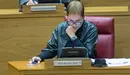 Uxue Barkos, presidenta de Navarra, durante el pleno del Parlamento (2). IÑIGO ALZUGARAY