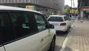 Dos taxis de Pamplona en la parada del Vínculo. NAVARRA.COM