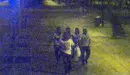 Los detenidos de la presunta violación de San Fermín camina por la avenida Roncesvalles.
