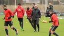 Joaquín Caparrós en su primer entrenamiento como técnico de Osasuna. PABLO LASAOSA 06