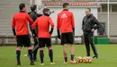 Joaquín Caparrós en su primer entrenamiento como técnico de Osasuna. PABLO LASAOSA 10