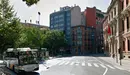 Imagen del tramo de la calle Navas de Tolosa de Pamplona situado frente al Parlamento.