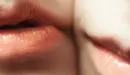 Imagen de una pareja a punto de darse un beso. Anna Sastre/ ARCHIVO