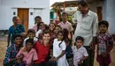El fotoperiodista pamplona, Pablo Lasaosa, durante su viaje por la India.
