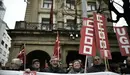Manifestación de UGT y CC OO en Pamplona frente a la Delegación. PABLO LASAOSA (6)