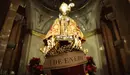 1 de Enero, Primera de las misas de la escalera de San Fermín. MIGUEL OSÉS_21 (21)