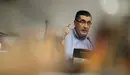Una representación del colectivo de taxistas del Pirineo explica su posición ante la posible modificación de la Ley del Taxi. PABLO LASAOSA 04