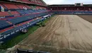 Imagen del césped del Sadar tras su retirada este lunes. Twitter Carrusel Dep Navarra.