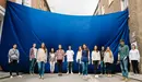 El nuevo telón azul que esconde la facultad de Arquitectura de la UNAV. 
