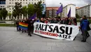 Familiares de los jóvenes detenidos por los sucesos de Alsasua del pasado 15 de octubre se vuelven a concentrar delante de la Audiencia, en este caso con grupos feministas y LGTB. PABLO LAS (3)