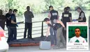 La Policía Foral trabaja bajo el puente de las Oblatas, donde se ha encontrado el cadáver