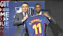 Bartomeu y Dembélé en la presentación del jugador. Twitter FC Barcelona.