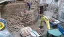 Imagen de la torre medieval hallada en las obras de un edificio de la Plaza del Castillo. Foto: Twitter Gaizka Aranguren - @gaizkaranguren