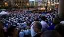 Concierto de La Pamplonesa y el Orfeón Pamplonés para conmemorar el 595 aniversario de la promulgación del Privilegio de la Unión en la Plaza del Castillo. MIGUEL OSÉS_9